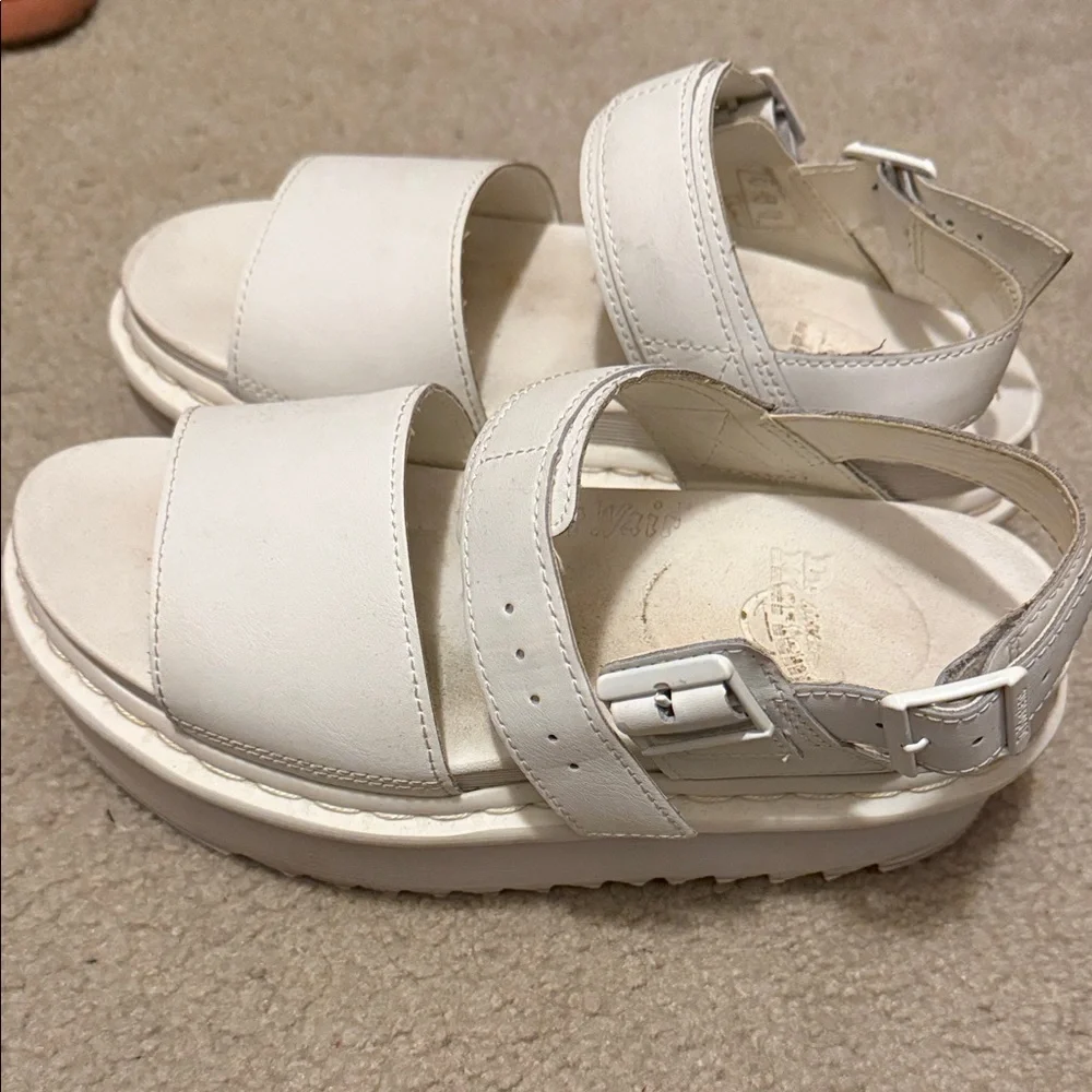 Dr. Martens Voss Mono Hydro Leather Sandals - Picture 3 of 4